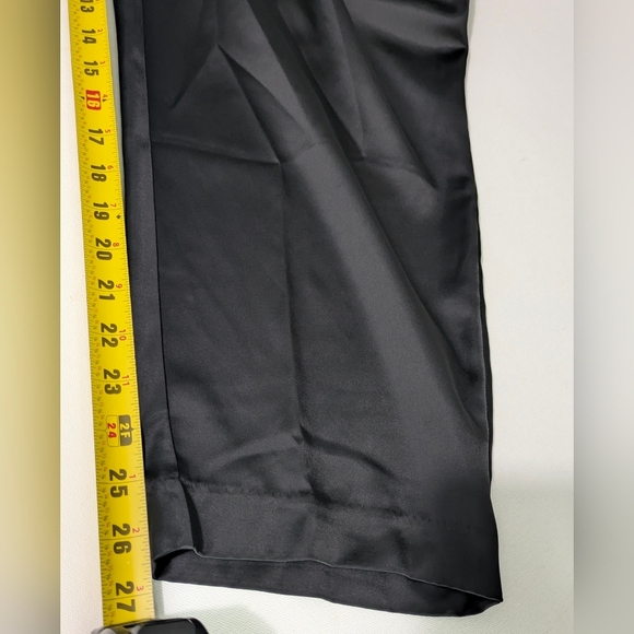 Torrid Women's Plus Size Relaxed Taper Satin Cargo Pant Size 20 Black Festival - Picture 8 of 12